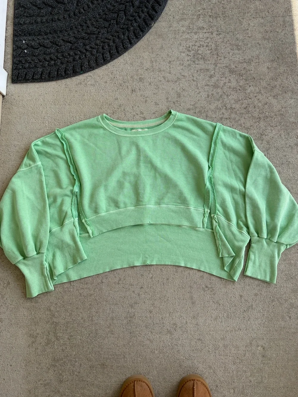 We the free Camden cropped sweatshirt fleece light green meadow NWOT top - Picture 6 of 7